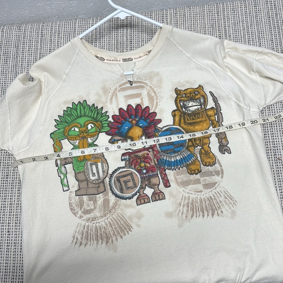 Know Mexico aztec warriors cartoons graphic shirt medium beige - Picture 7 of 7